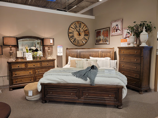 Furniture Store «Ashley HomeStore», reviews and photos, 7780 S Cicero Ave, Burbank, IL 60459, USA