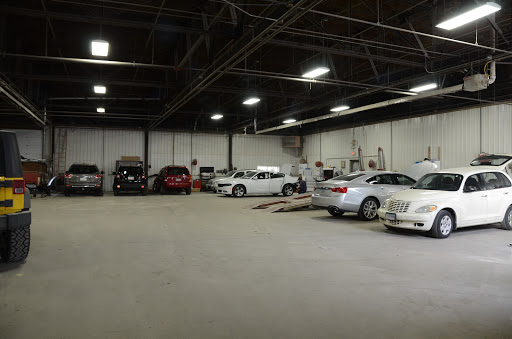 Auto Body Shop «Andrews Collision Center Inc», reviews and photos, 815 3rd St SE, Cedar Rapids, IA 52401, USA