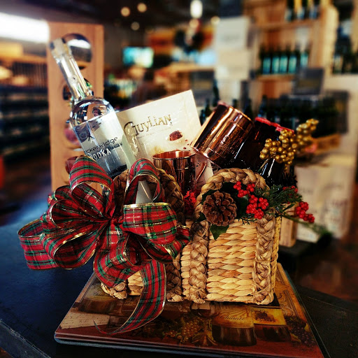 Liquor Store «Big Bear Wine & Liquor, Inc.», reviews and photos, 2037 S Pueblo Blvd, Pueblo, CO 81005, USA