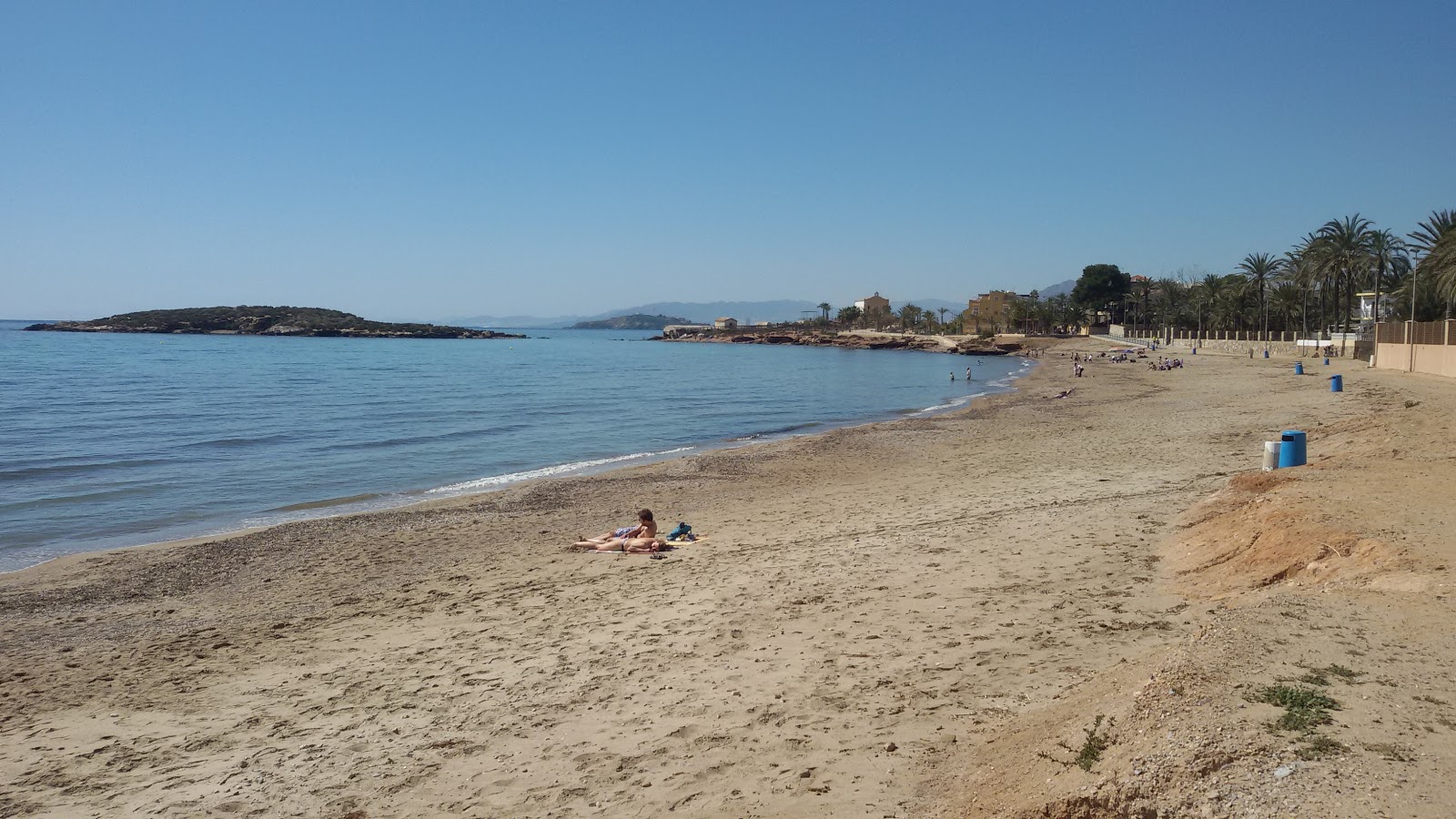 Foto de Playa del Pueblo con arena gris y guijarros superficie