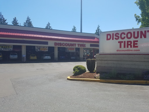 Tire Shop «Discount Tire Store - Clackamas, OR», reviews and photos, 8380 SE Sunnyside Rd, Clackamas, OR 97015, USA