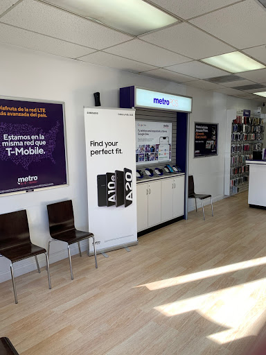 Cell Phone Store «MetroPCS Authorized Dealer», reviews and photos, 10033 Paramount Blvd, Downey, CA 90240, USA