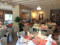 Atmosphère du Restaurant Hôtel Les Criquets - Bordeaux à Blanquefort - n°7
