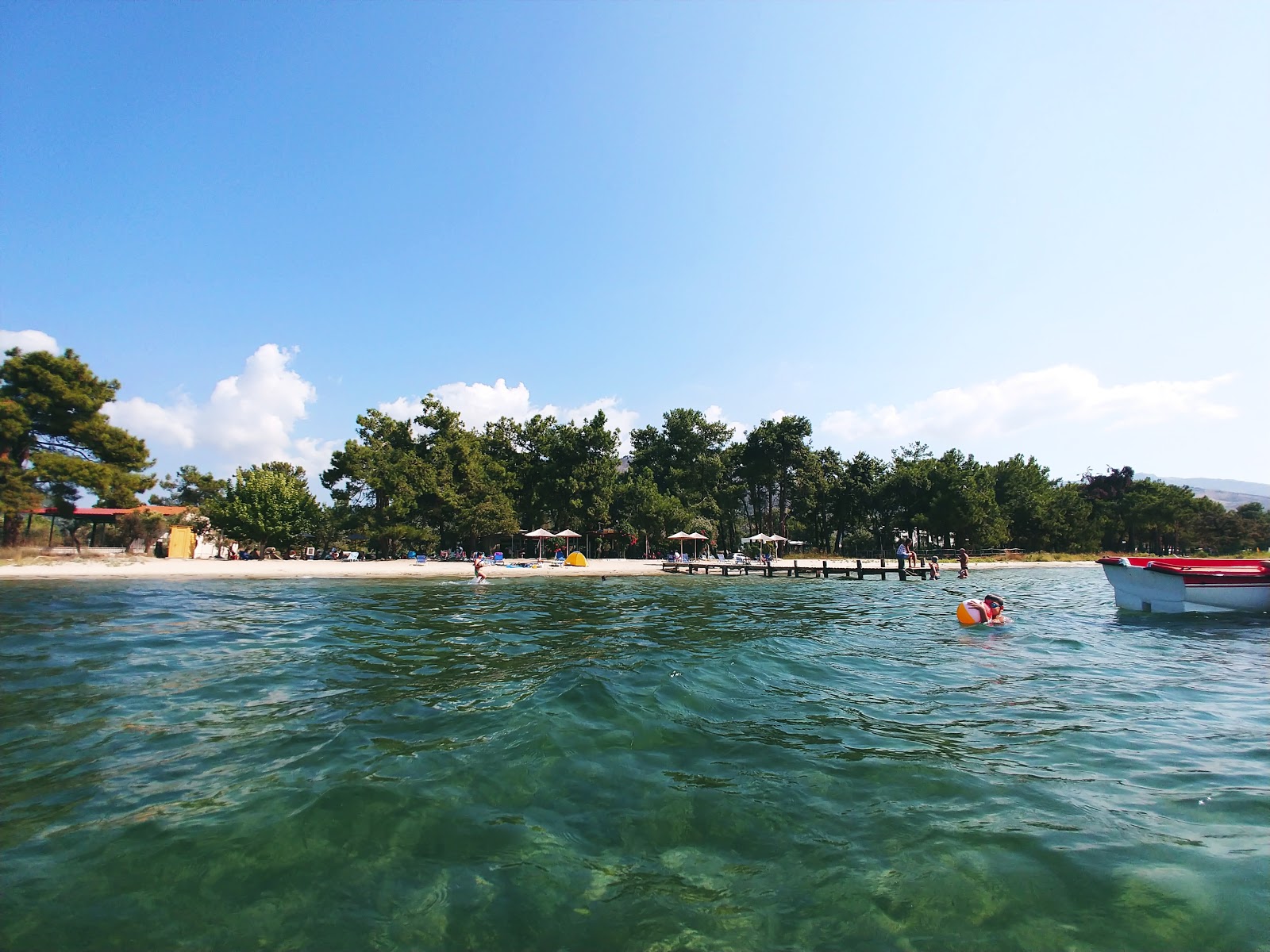 Foto av Platana beach - populär plats bland avkopplingskännare