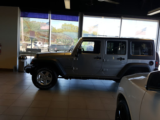 Car Dealer «Snethkamp Chrysler Dodge Jeep Ram», reviews and photos, 11600 Telegraph Rd, Redford Charter Twp, MI 48239, USA