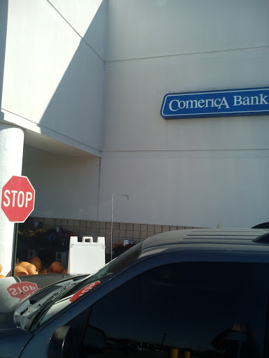 Grocery Store «Kroger», reviews and photos, 28250 Dequindre Rd, Warren, MI 48092, USA