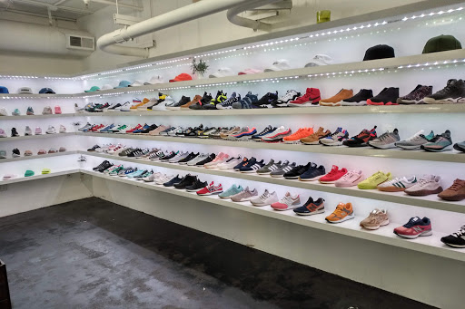 Shopping Mall «Mockingbird Station», reviews and photos, 5307 E Mockingbird Ln, Dallas, TX 75206, USA