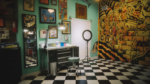 Tattoo Shop «Wild Wind Tattoo», reviews and photos, 1452 N Western Ave, Chicago, IL 60622, USA