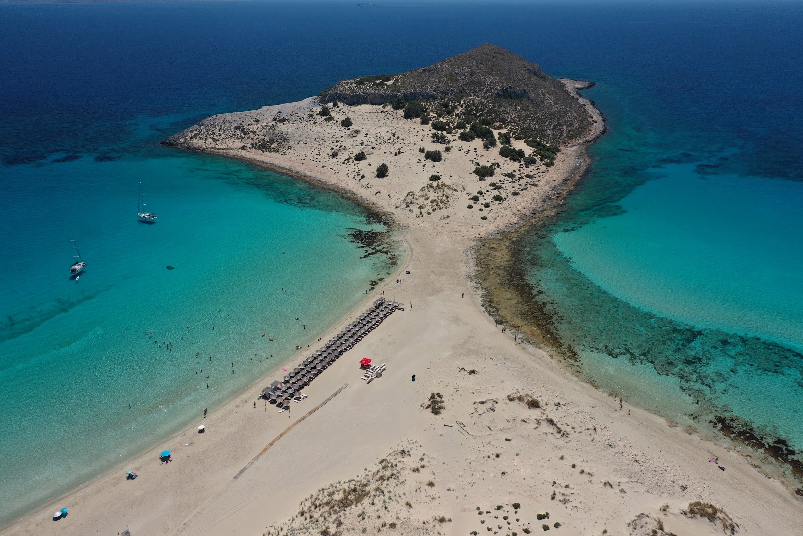 Zdjęcie Plaża Simos z przestronna zatoka
