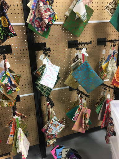 Flea Market «Peddlers Market», reviews and photos, 501 Euclid Ave, Colonial Beach, VA 22443, USA