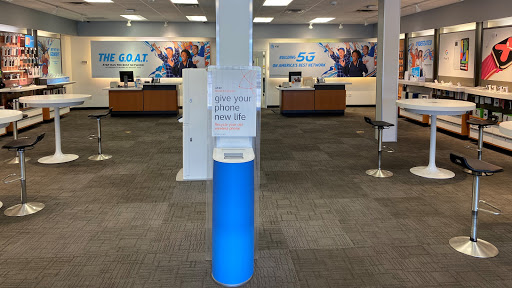 Cell Phone Store «AT&T», reviews and photos, 2020 W Brandon Blvd, Brandon, FL 33511, USA