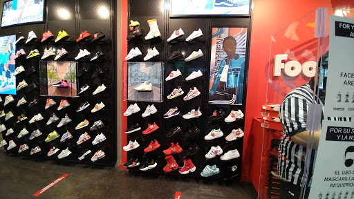 Shoe Store «Foot Locker», reviews and photos, 990 Gulfgate Center Mall, Houston, TX 77087, USA