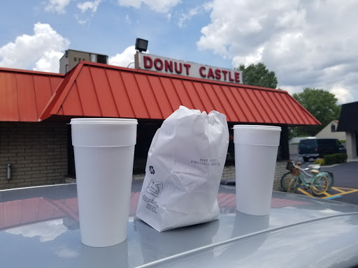 Donut Shop «Donut Castle», reviews and photos, 11831 E 13 Mile Rd, Warren, MI 48093, USA