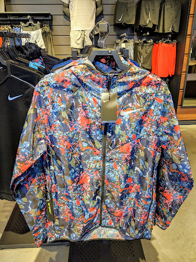Clothing Store «Nike Boston», reviews and photos, 200 Newbury St, Boston, MA 02116, USA