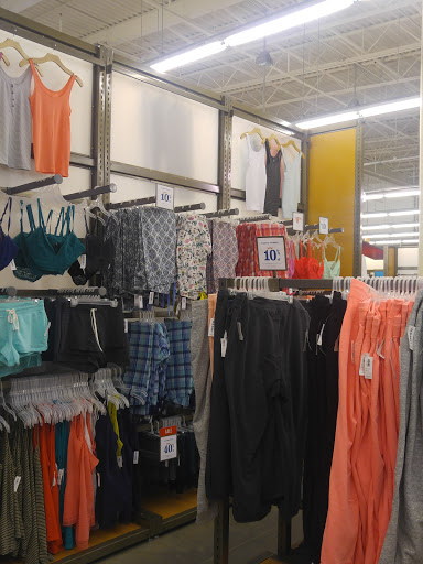 Clothing Store «Old Navy», reviews and photos, 874 Donald Lynch Blvd, Marlborough, MA 01752, USA