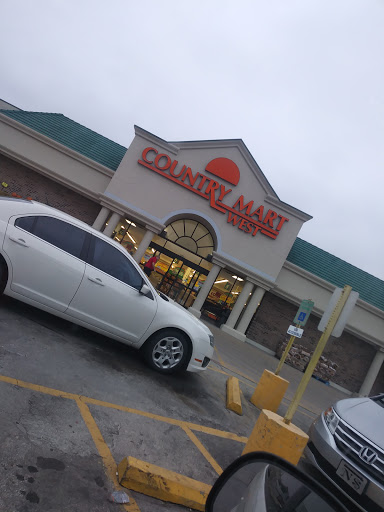 Grocery Store «Country Mart», reviews and photos, 1000 Hall St, Coffeyville, KS 67337, USA