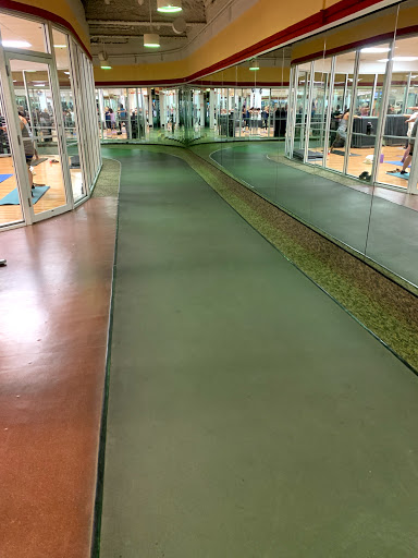 Gym «LA Fitness», reviews and photos, 5444 N Cumberland Ave, Chicago, IL 60656, USA