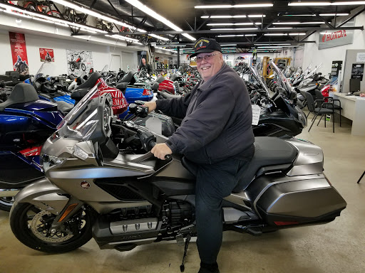 Motorcycle Dealer «Sindt Motor Sales», reviews and photos, 4460 Dodge St, Dubuque, IA 52003, USA