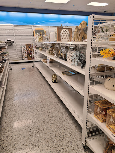 Clothing Store «Ross Dress for Less», reviews and photos, 3701 Truxel Rd, Sacramento, CA 95834, USA