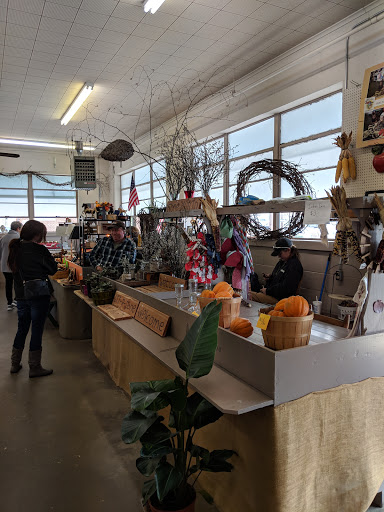 Grocery Store «Curb Market», reviews and photos, 221 N Church St, Hendersonville, NC 28792, USA