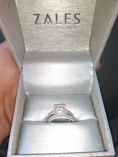 Jewelry Store «Zales», reviews and photos, 23000 Eureka Rd, Taylor, MI 48180, USA