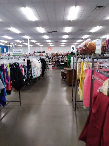 Thrift Store «83rd Ave & Grand Goodwill Retail Store & Donation Center», reviews and photos, 8517 Grand Ave, Peoria, AZ 85345, USA