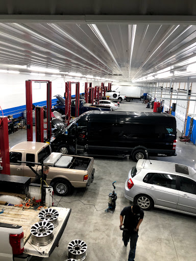 Truck Repair Shop «Barnes Auto Service», reviews and photos, 3730 Bishop Ln, Louisville, KY 40218, USA