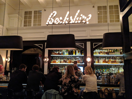 Shopping Mall «The Shops at North Bridge», reviews and photos, 520 N Michigan Ave, Chicago, IL 60611, USA