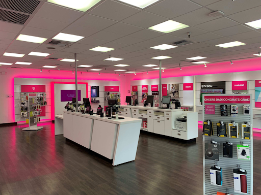 Cell Phone Store «T-Mobile», reviews and photos, 200 W Lincoln Ave, Anaheim, CA 92805, USA