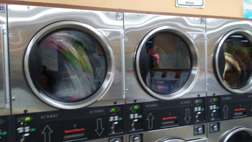 Laundromat «Suds Laundry Mat», reviews and photos, 4120 Florence Ave, Bell Gardens, CA 90201, USA