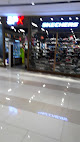 Stores to buy women's white sneakers Istanbul