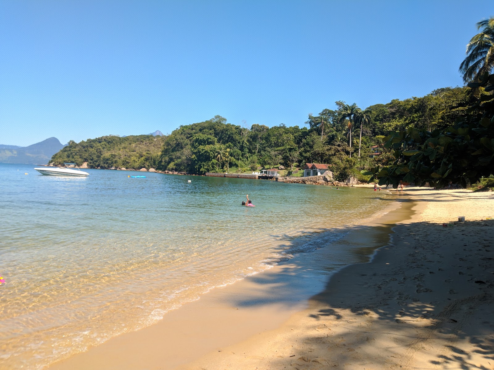 Foto de Playa de la Figueira con arena fina beige superficie