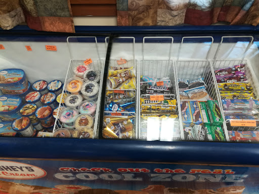 Grocery Store «River country store (live bait sold here )», reviews and photos, 2142 Mission Rd, Harpers Ferry, WV 25425, USA