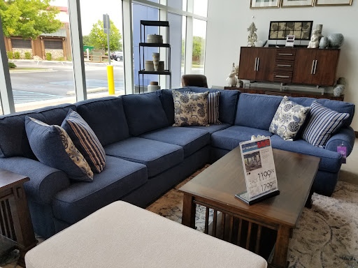 Furniture Store «Rooms To Go & Rooms To Go Kids Furniture Store - Montgomery», reviews and photos, 6810 Eastchase Pkwy Suite A, Montgomery, AL 36117, USA