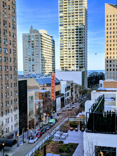 Department Store «Barneys New York, Chicago», reviews and photos, 15 E Oak St, Chicago, IL 60611, USA