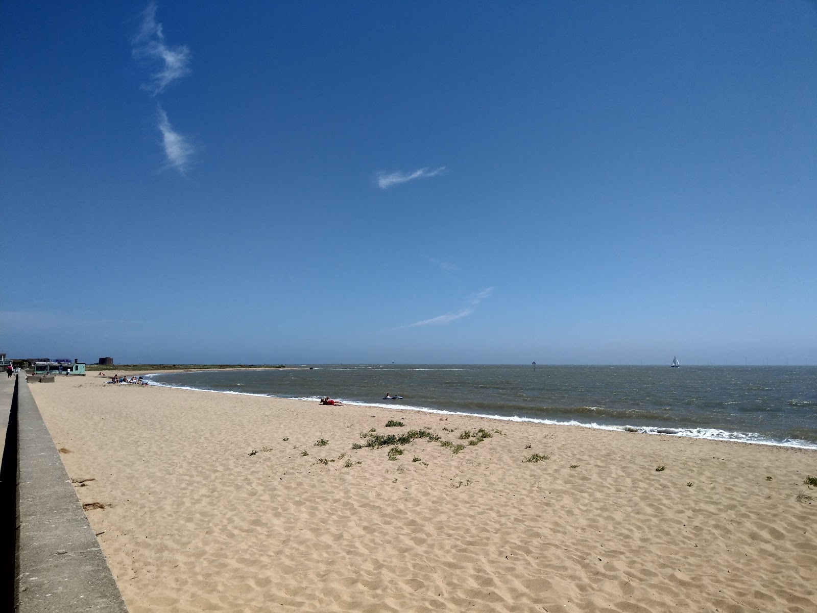 Zdjęcie Jaywick Sands beach z powierzchnią jasny piasek