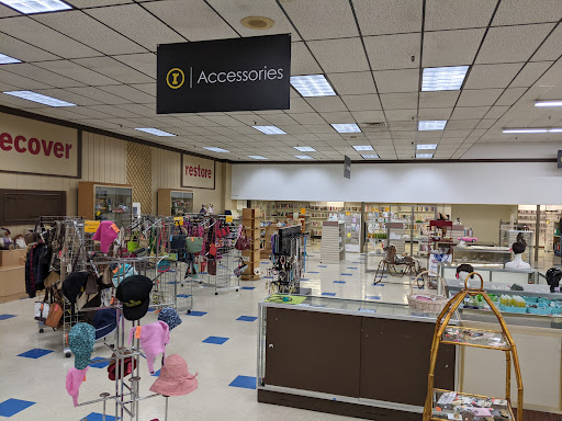 Thrift Store «Rockford Rescue Mission Thrift Store», reviews and photos, 2710 20th St, Rockford, IL 61109, USA