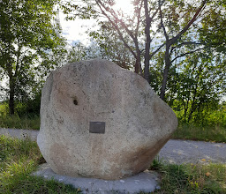 Gedenkstein für das „Gefangenenlager III“ photo
