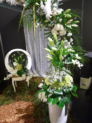 Histoire de fleurs ( au magasin vival ) à Tournay