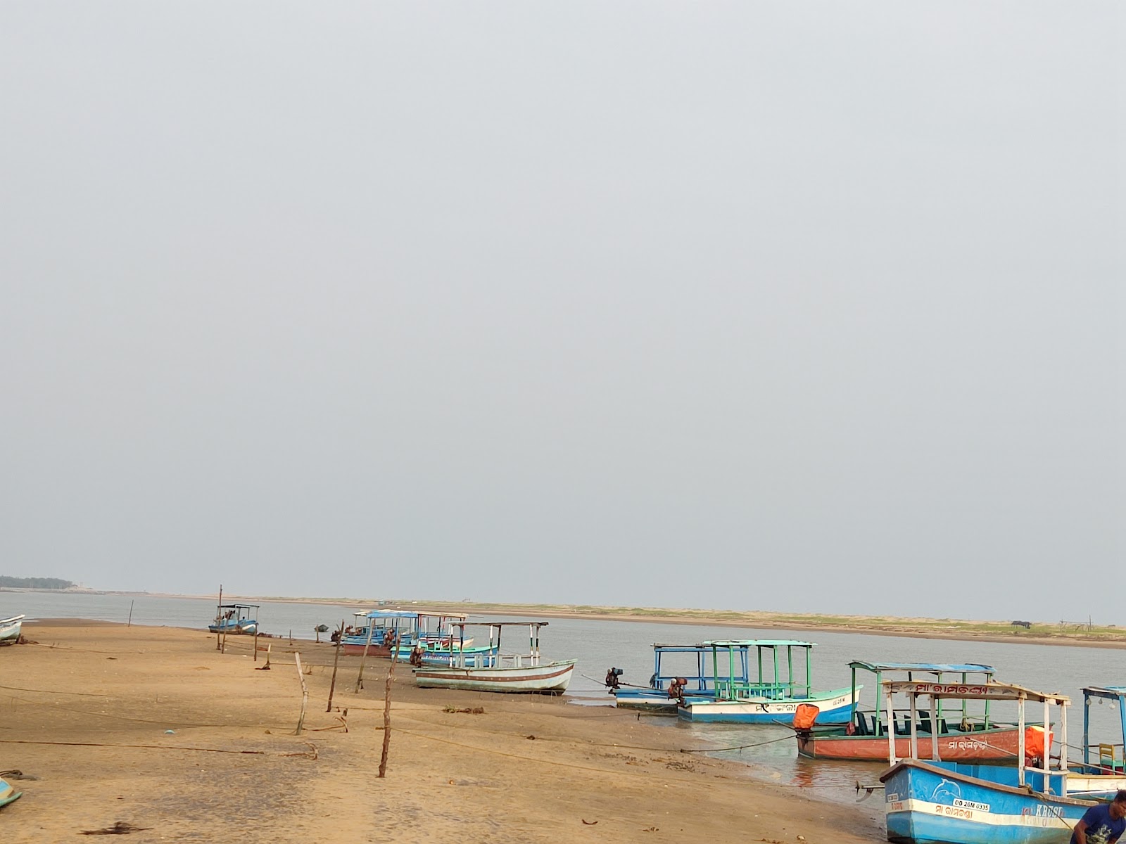 Φωτογραφία του Ramachandi Beach άγρια περιοχή