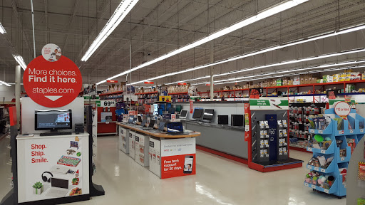 Office Supply Store «Staples», reviews and photos, 1866 James L Redman Pkwy, Plant City, FL 33563, USA