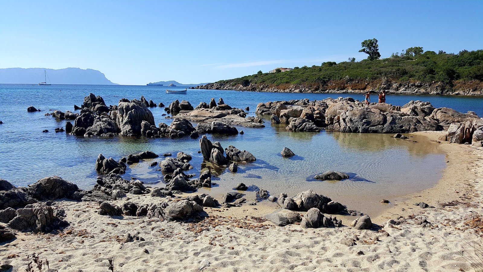Foto von Spiaggia Punta Pedrosa wilde gegend