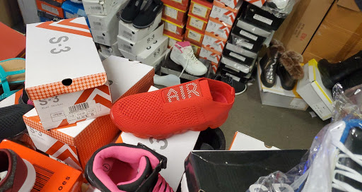 Flea Market «Collingwood Auction & Flea Market», reviews and photos, 1350 NJ-33, Farmingdale, NJ 07727, USA