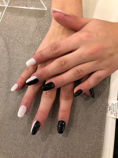 Semi-permanent nails Charlotte