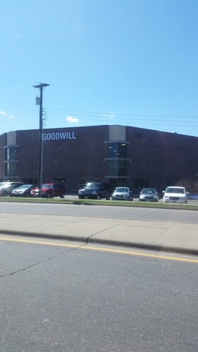 Thrift Store «Goodwill Brooklyn Park Outlet», reviews and photos