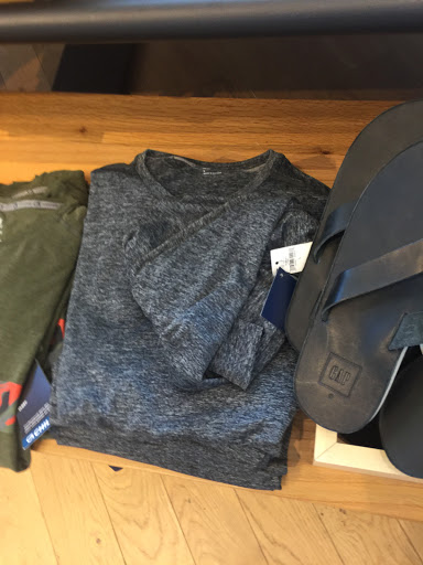 Clothing Store «Gap Factory Store», reviews and photos, 741 S Broadway, Los Angeles, CA 90014, USA