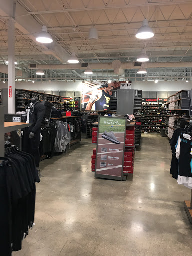 Clothing Store «Under Armour Factory House», reviews and photos, 12801 W Sunrise Blvd #429, Sunrise, FL 33323, USA