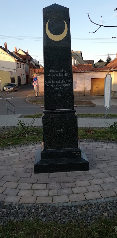 A Tetemvár városrészen eltemetett Magyarok és Törökök emlékhelye.