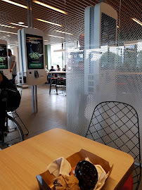 Atmosphère du Restauration rapide McDonald's Poitiers Demi-Lune - n°11