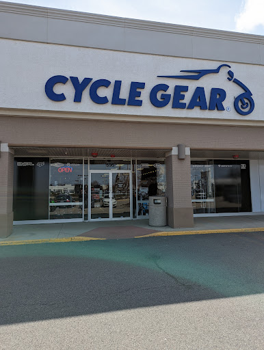 Motorcycle Parts Store «Cycle Gear», reviews and photos, 695 E Golf Rd, Schaumburg, IL 60173, USA